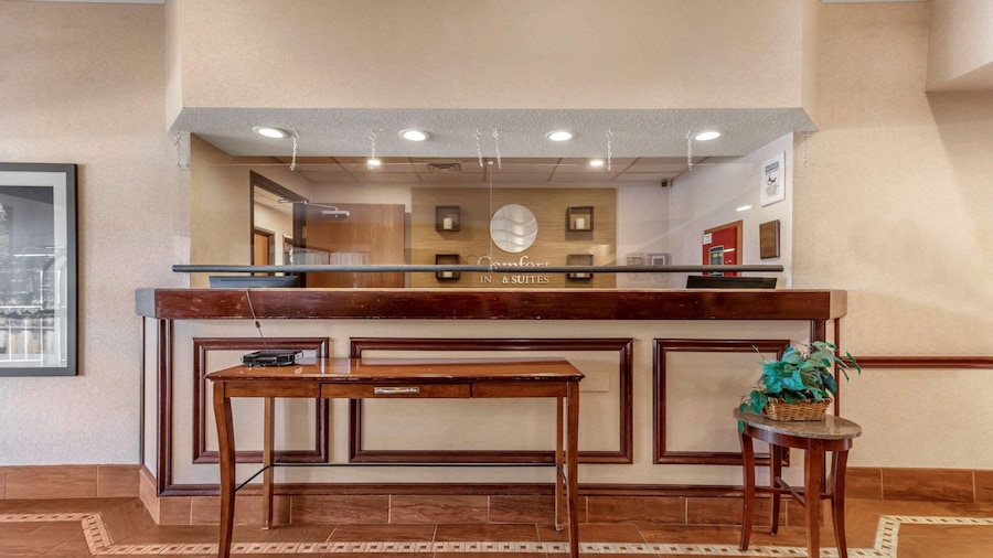 Comfort Inn & Suites Streetsboro - Kent