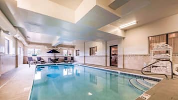 Indendørs pool