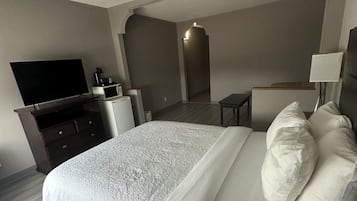Standard Room, 1 King Bed