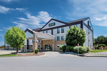 Quality Inn & Suites Manhattan