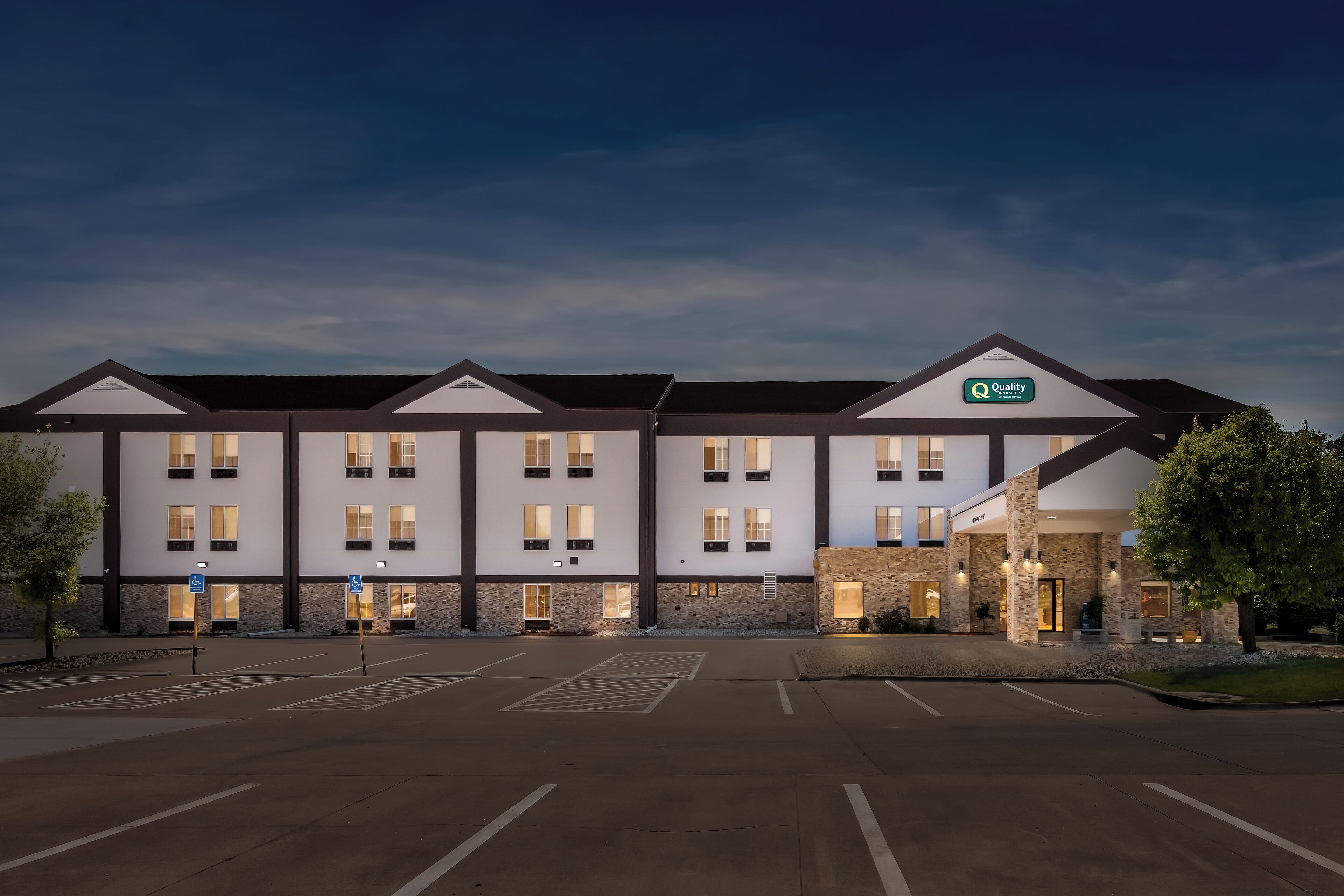 Photo - Quality Inn & Suites Manhattan