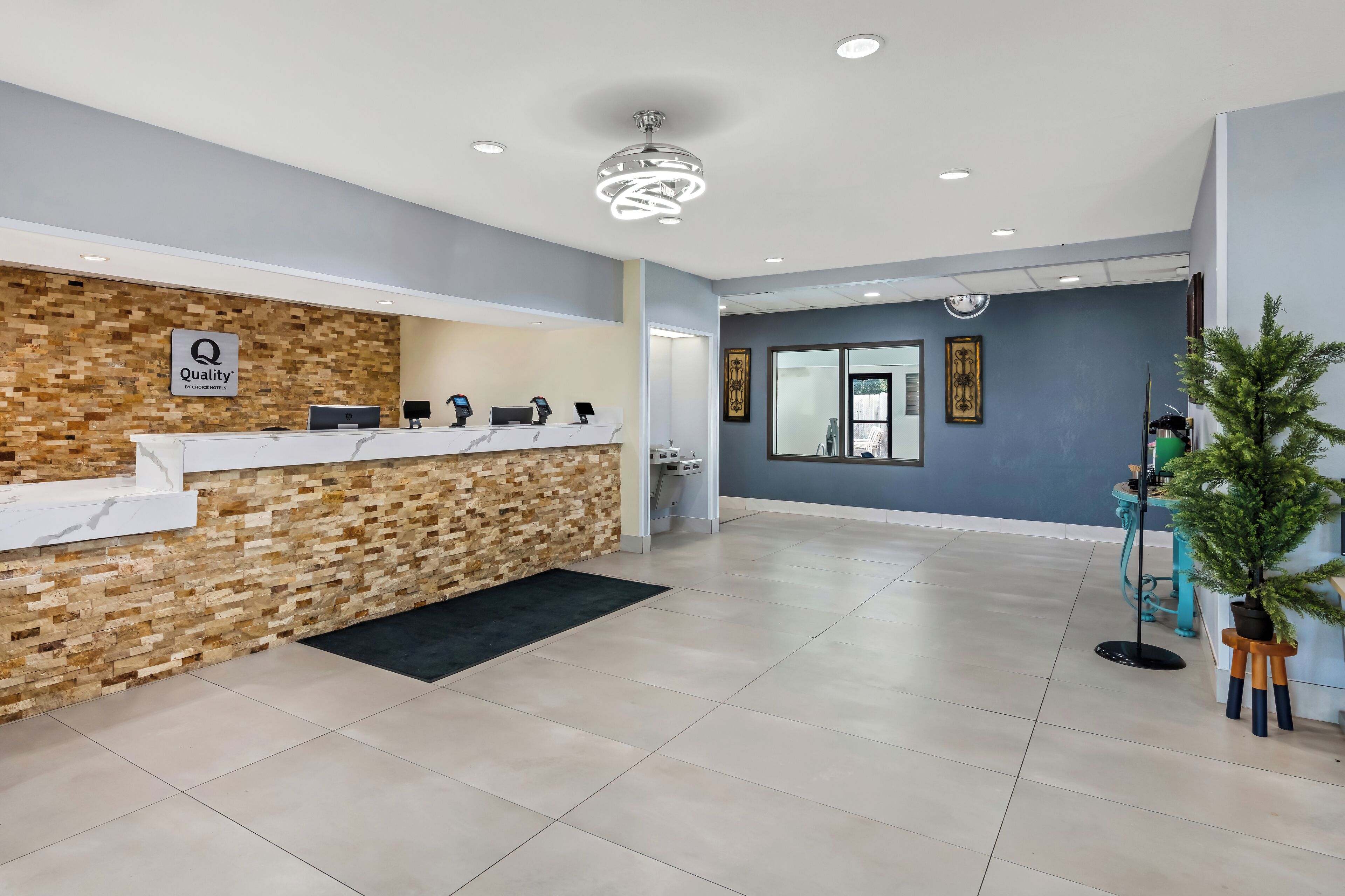 Photo - Quality Inn & Suites Manhattan