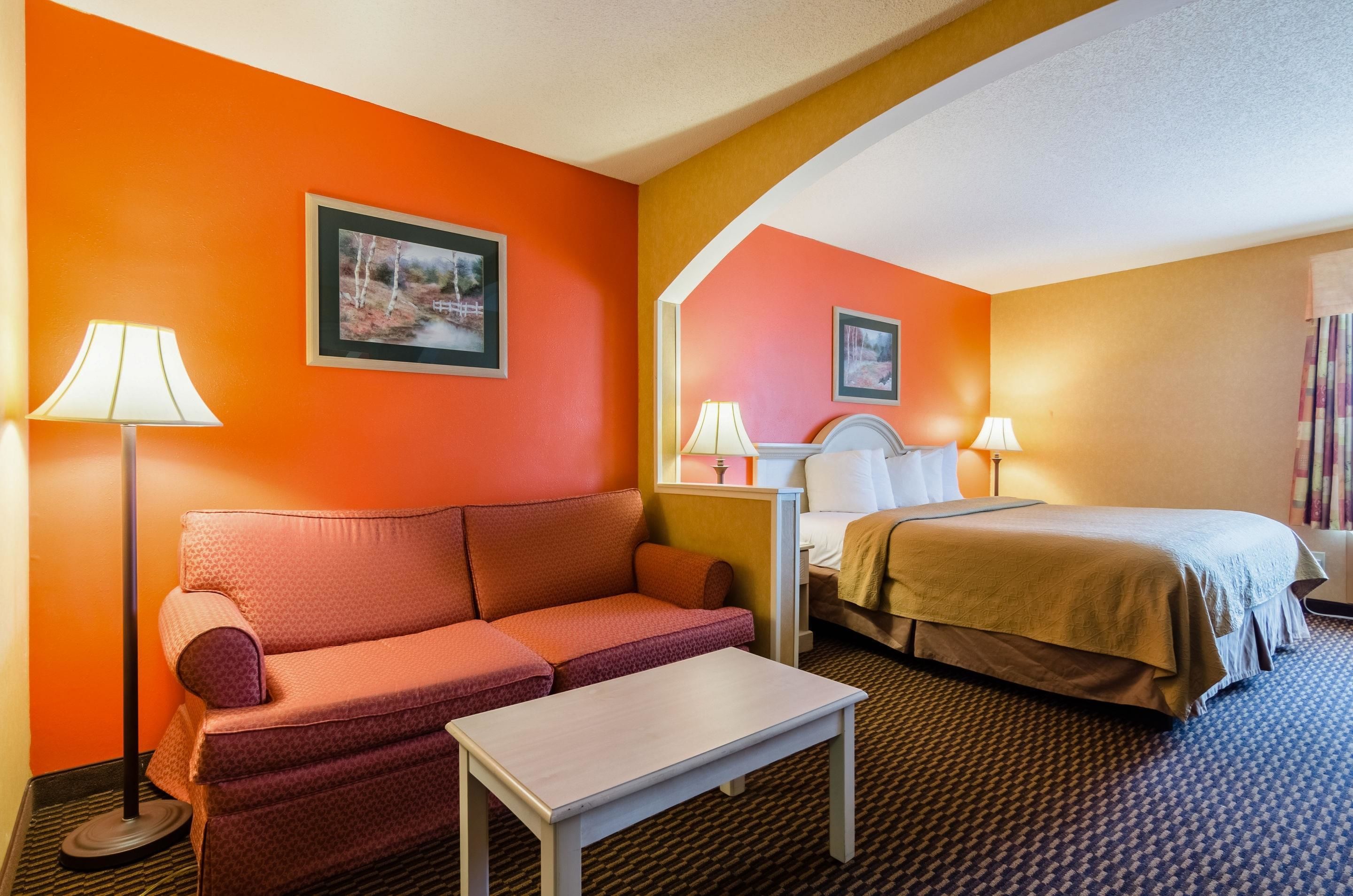 Quality Inn & Suites in Manhattan: Find Hotel Reviews, Rooms, and ...