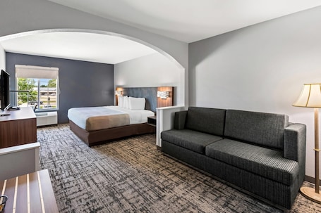 Suite, 1 King-Bett, Nichtraucher | Bettwäsche aus ägyptischer Baumwolle, hochwertige Bettwaren. Quality Inn & Suites Manhattan