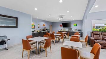 Free daily buffet breakfast