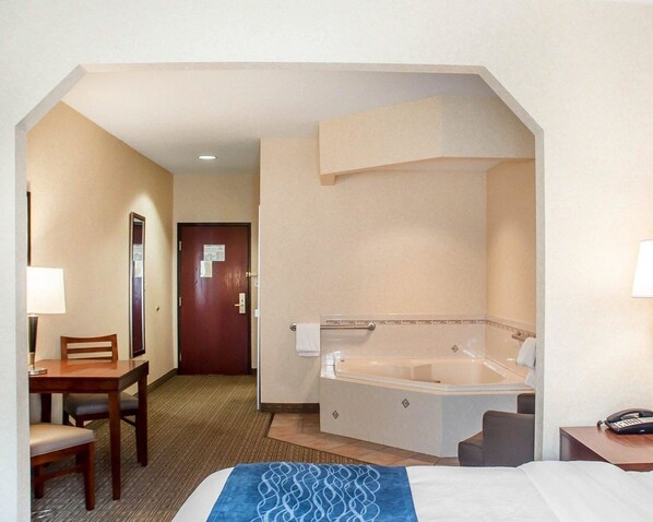 Suite, 1 King Bed, Non Smoking | In-room safe, desk, blackout drapes, iron/ironing board