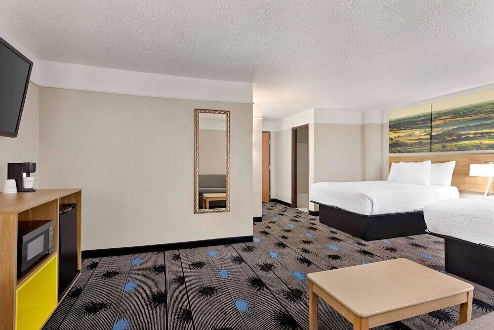 6 habitaciones, camas con pillow-top, escritorio y cortinas blackout 