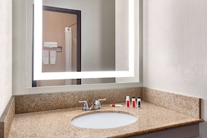 Deep-soaking bathtub, free toiletries, hair dryer, towels