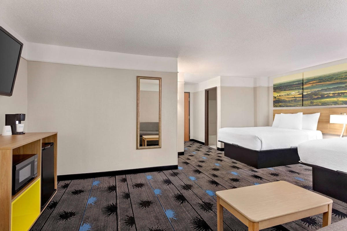 6 habitaciones, camas con pillow-top, escritorio y cortinas blackout