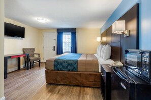 Standard Room, 1 King Bed, Non Smoking - Econo Lodge West Yarmouth on Cape Cod (West Yarmouth)