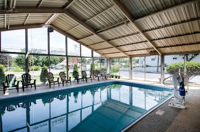 Econo Lodge by Choice - Cape Cod