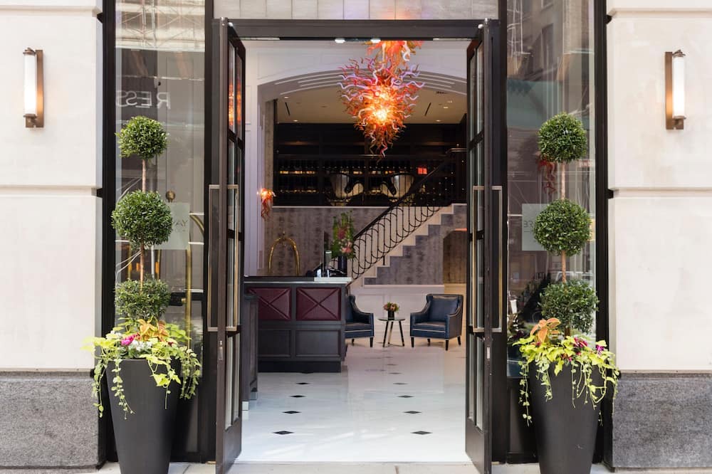 Broadway Plaza Hotel