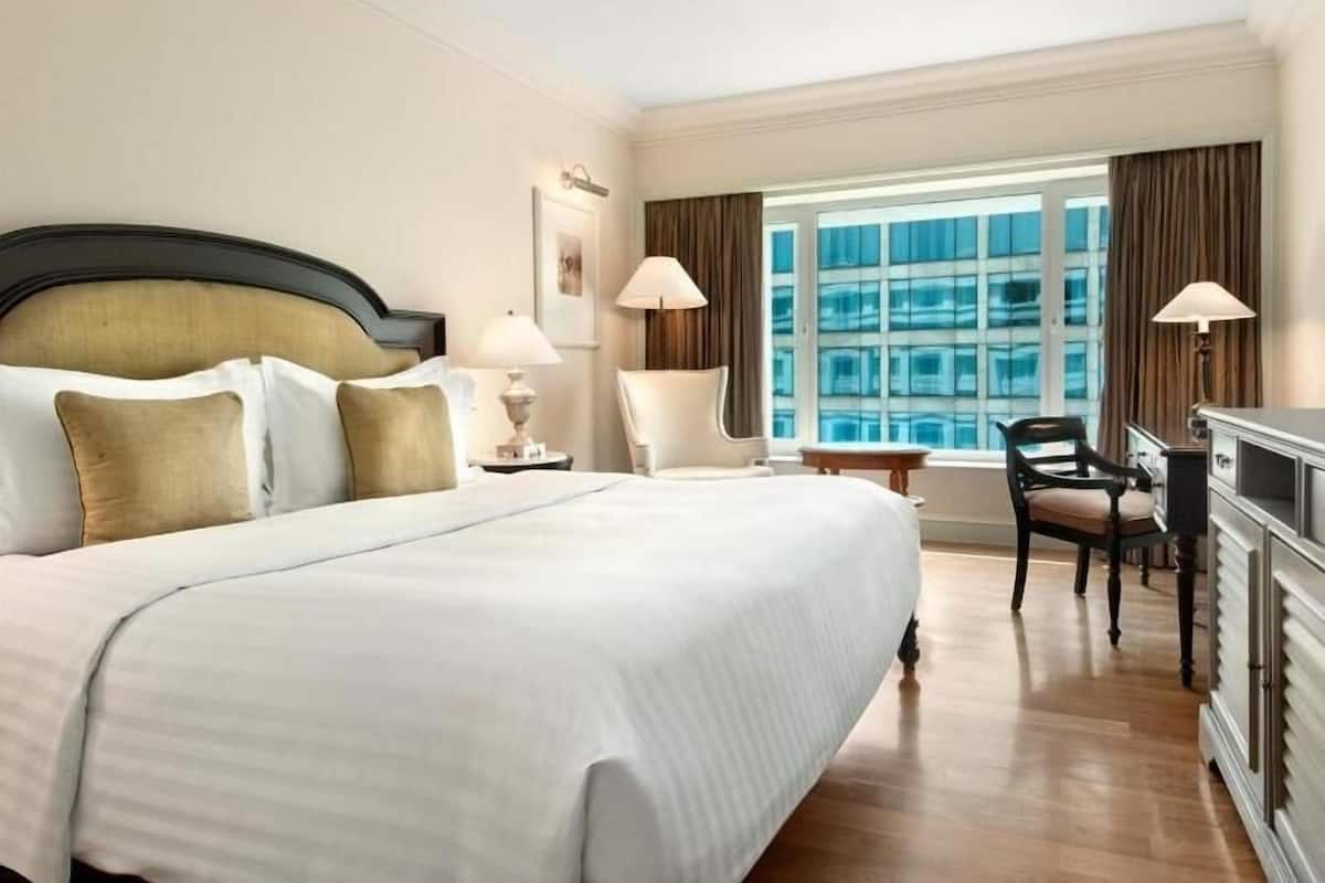 Premium bedding, memory foam beds, minibar, in-room safe