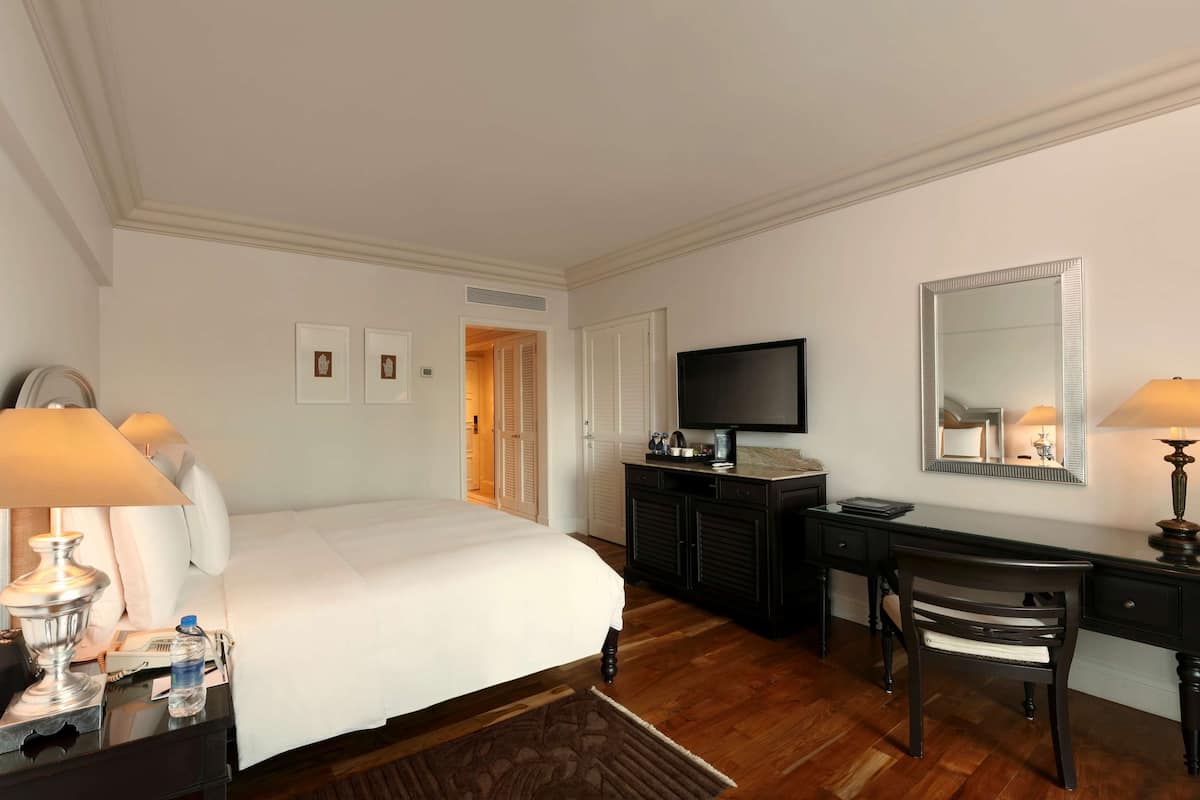 1 Schlafzimmer, hochwertige Bettwaren, Betten mit Memory-Foam-Matratzen