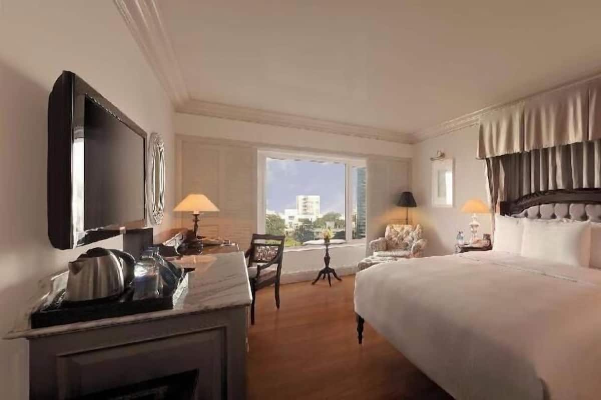 Premium bedding, memory foam beds, minibar, in-room safe