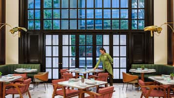 2 restaurants, breakfast, lunch, dinner served; Chinese cuisine