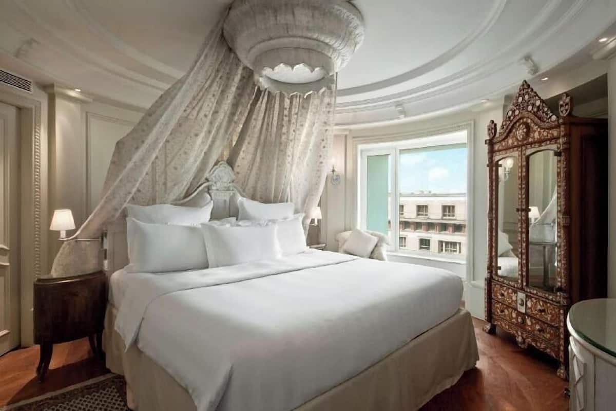 Premium bedding, memory foam beds, minibar, in-room safe