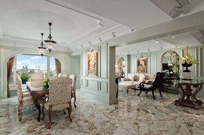 Presidential Suite | Premium bedding, memory foam beds, minibar, in-room safe - Hilton Mumbai International Airport  (Mumbai)