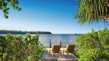 Bungalow, 1 King Bed, Bay View (Terrace) | Terrace/patio