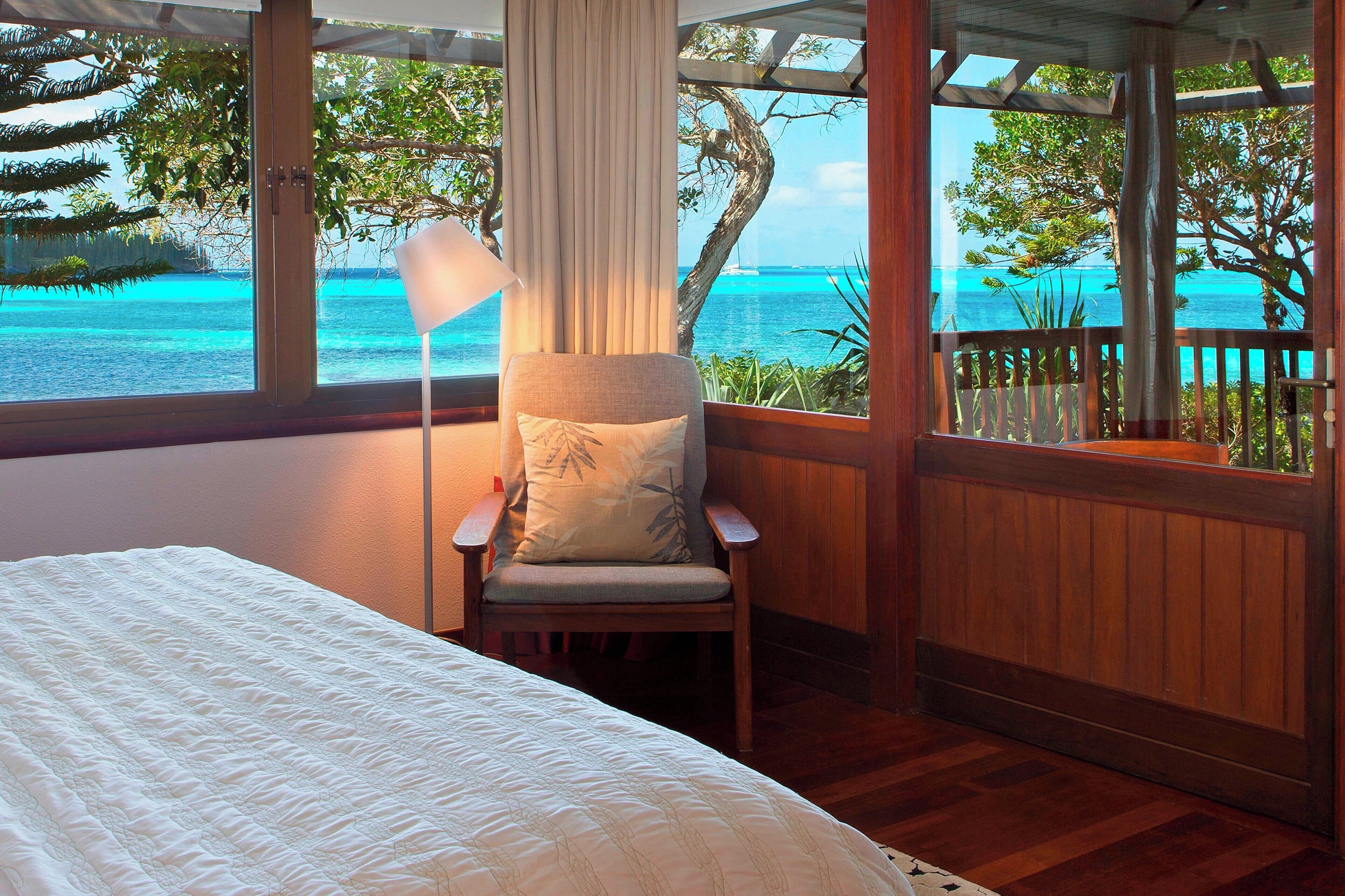 bungalow, 1 king bed, non smoking, bay view (terrace) | 1 bedroom, premium bedding, minibar, in-room safe