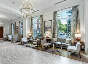 Sala de estar en el lobby