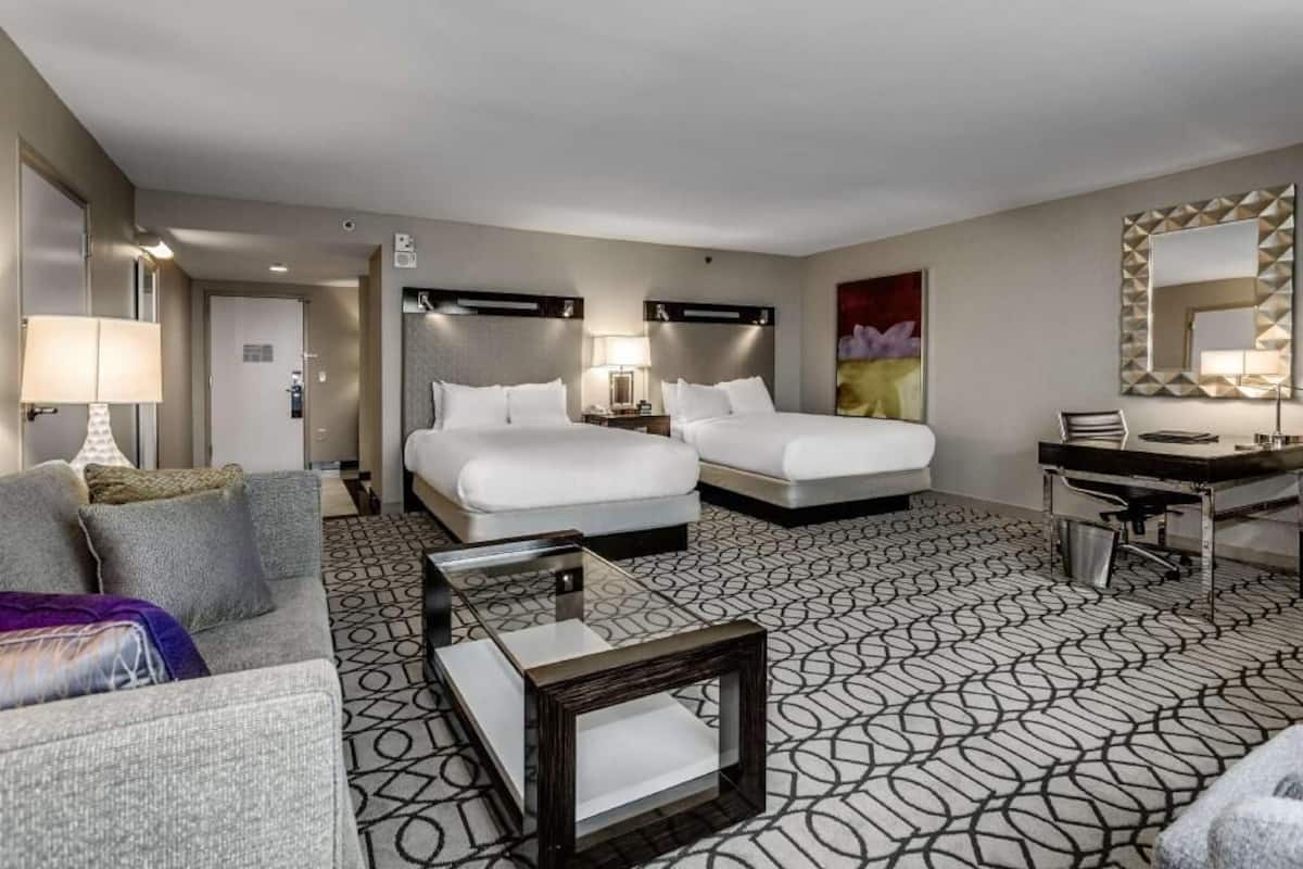 Premium bedding, in-room safe, desk, iron/ironing board