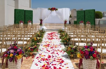 Indoor wedding at The Commerce Casino & Hotel