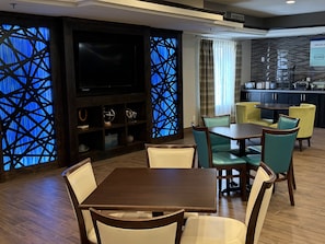 Petit déjeuner buffet compris tous les jours