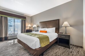 Egyptian cotton sheets, in-room safe, desk, iron/ironing board - Garner Hotel Liberal North by IHG (Liberal)