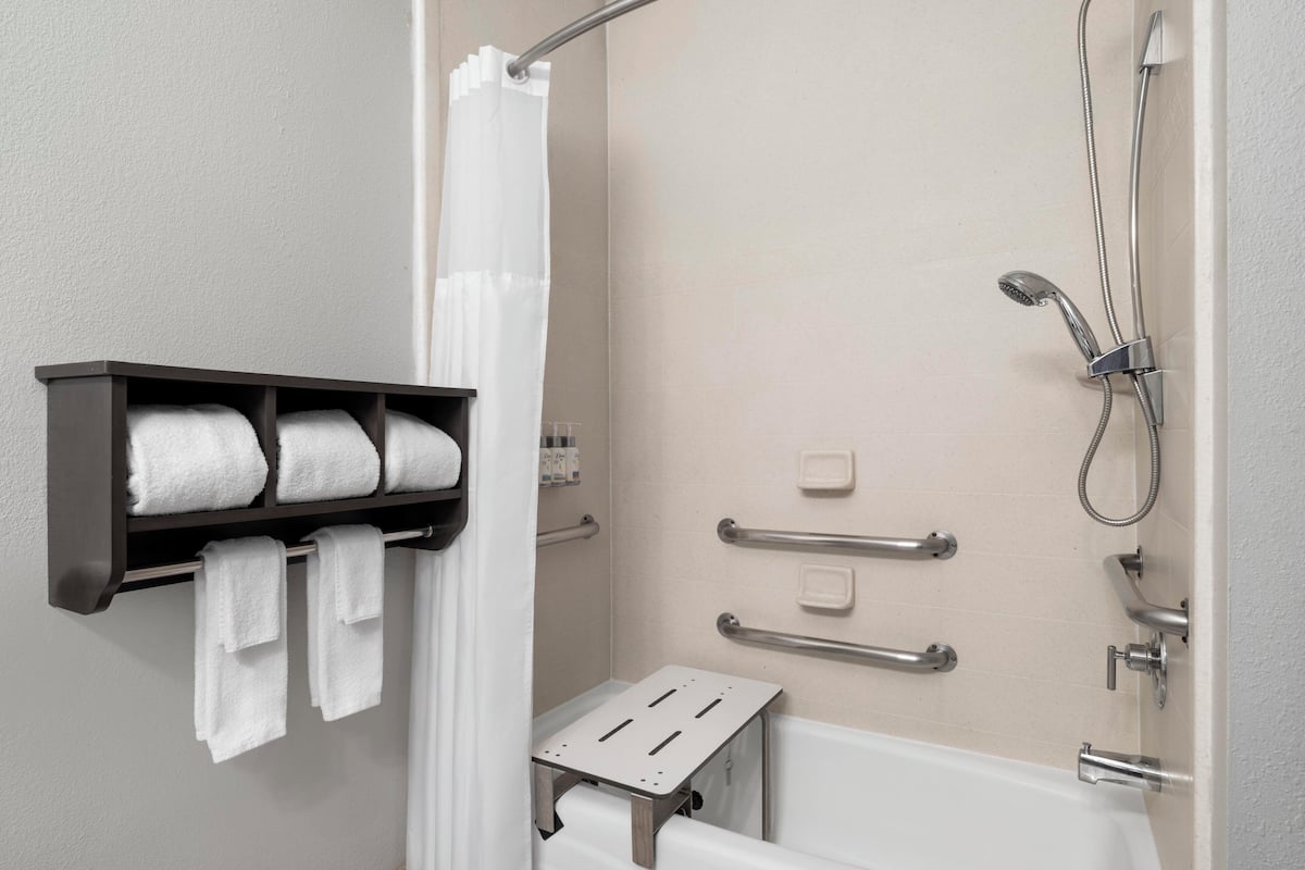 Standard Room, 2 Queen Beds, Accessible Bathtub | Egyptian cotton sheets, in-room safe, desk, iron/ironing board