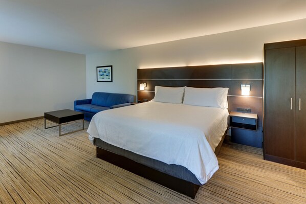 Desk, laptop workspace, iron/ironing board, free cots/infant beds