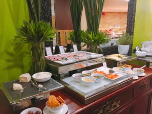 Breakfast buffet - Hilton Hanoi Opera (Hanoi)