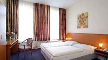 Double Room | Premium bedding, iron/ironing board, free WiFi