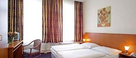 Double Room | Premium bedding, iron/ironing board, free WiFi