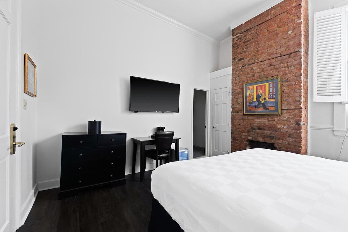 Kamar Deluks, 1 Tempat Tidur King | Seprai premium dan didekorasi berbeda-beda