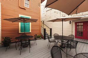 Courtyard - Historic Streetcar Inn (New Orleans)
