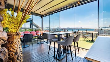 Daily buffet breakfast (EUR 20 per person)