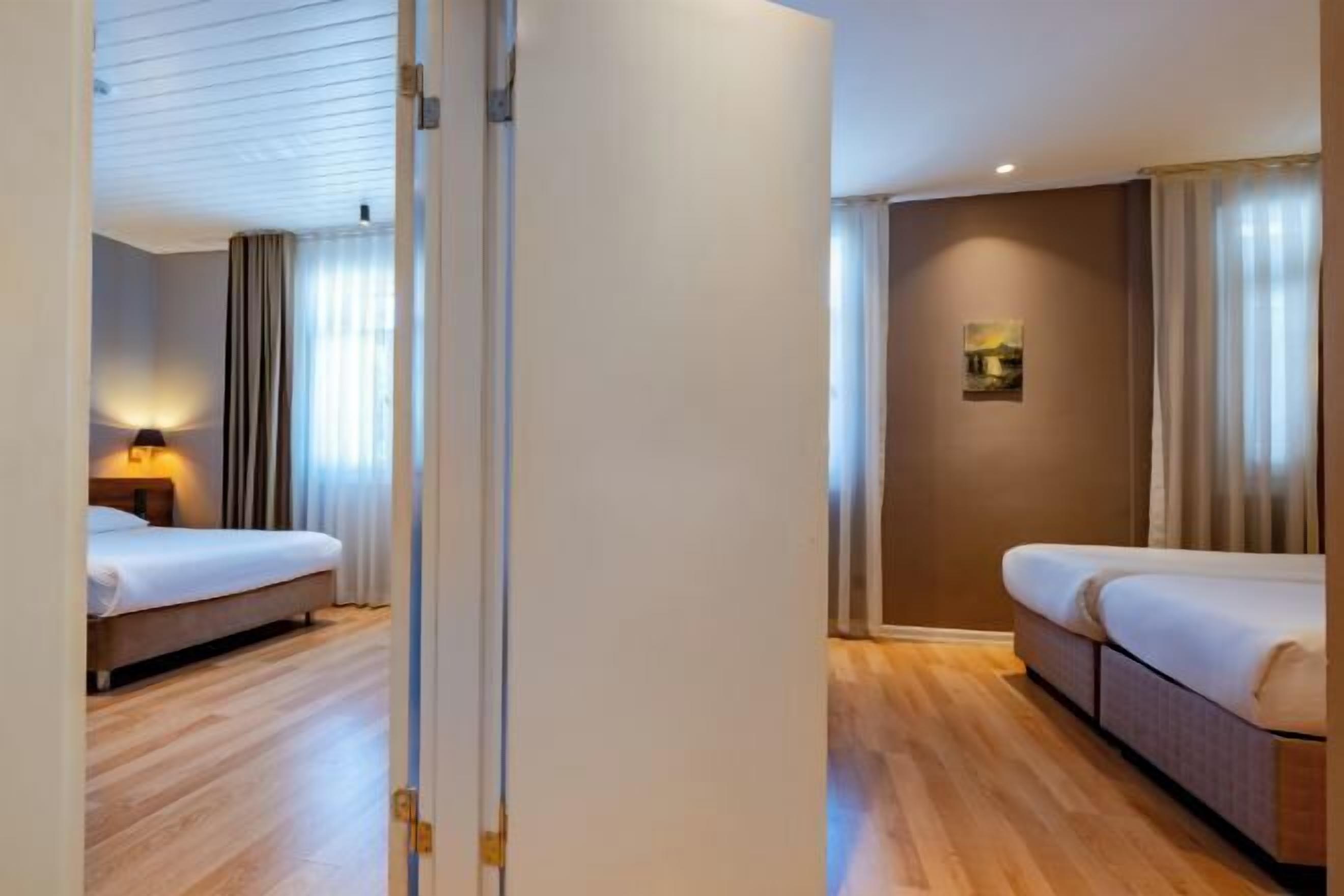 Hochwertige Bettwaren, Minibar, Zimmersafe, Schreibtisch
