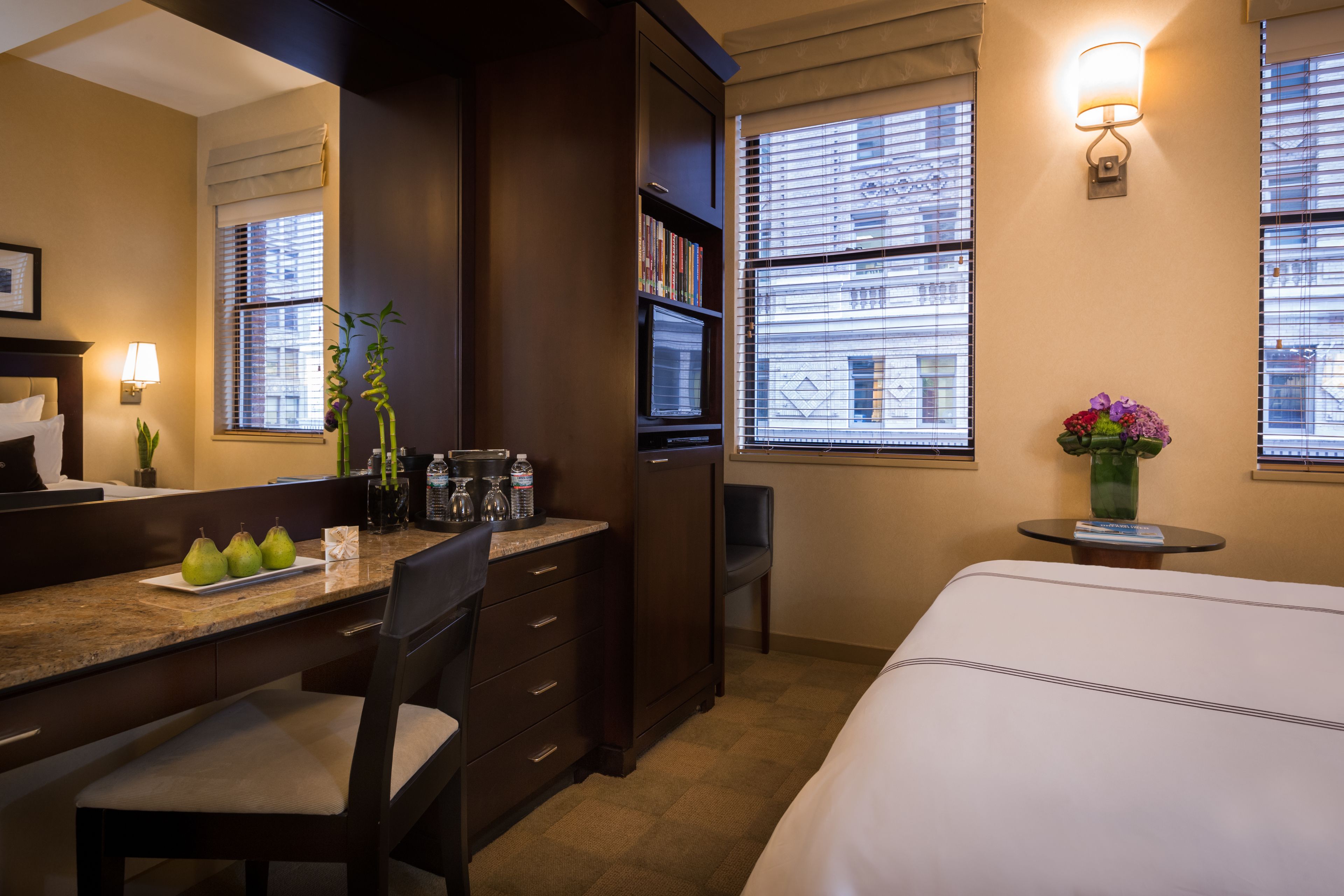 Deluxe Room, 1 Queen Bed | Egyptian cotton sheets, premium bedding, down comforters, in-room safe