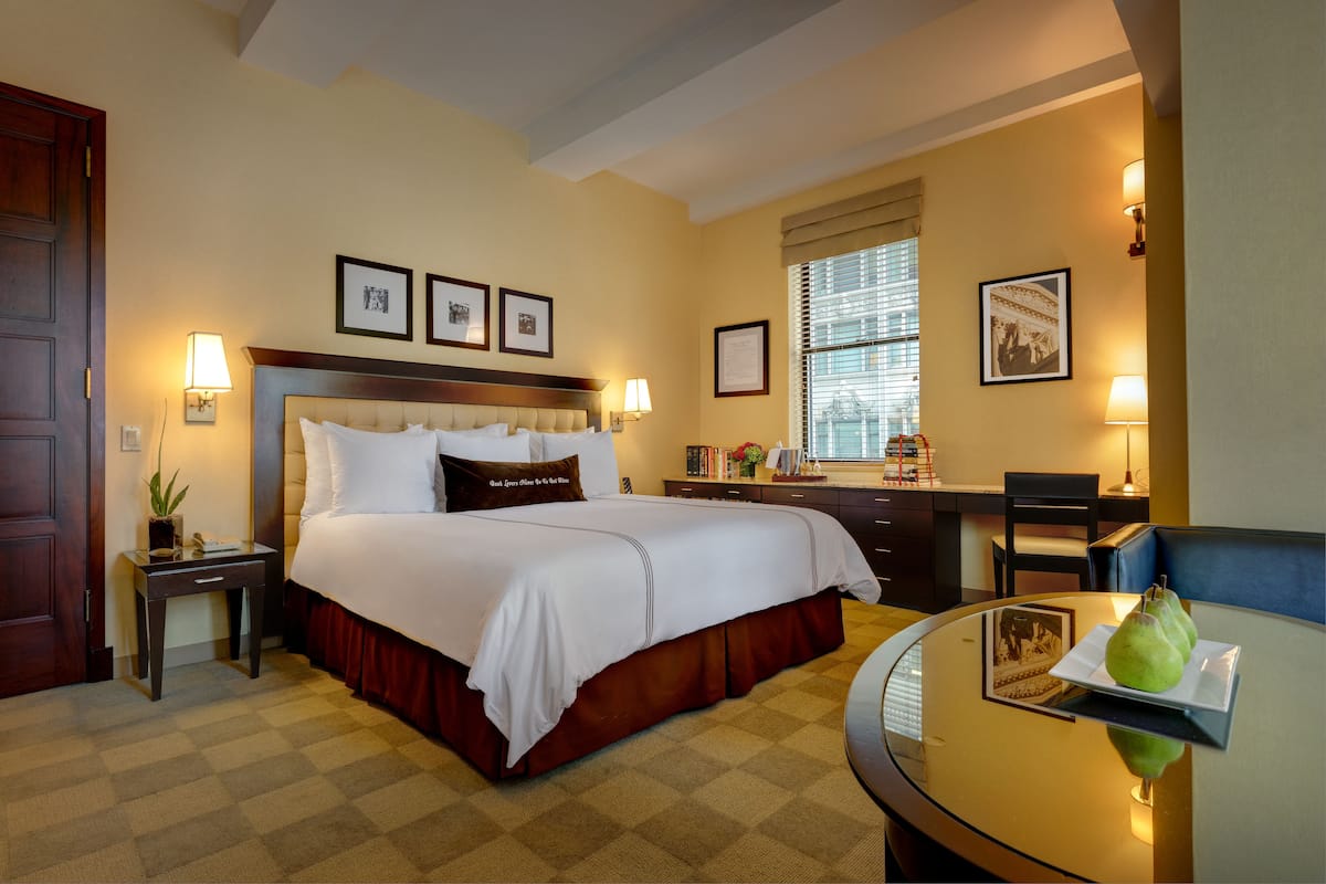 Junior Suite, 1 King Bed with Sofa bed, City View | Egyptian cotton sheets, premium bedding, down comforters, in-room safe