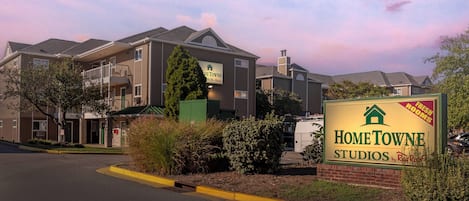 Fassade der Unterkunft – Abend/Nacht