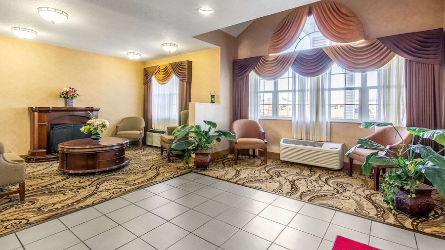 Econo Lodge Inn & Suites Evansville