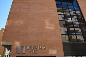 Front of property - Up Rooms Vic Hotel (Vic)