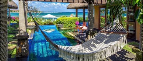 Combined shower/bathtub, deep-soaking bathtub, designer toiletries