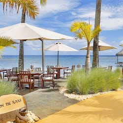 3 restaurants, breakfast, lunch, dinner served; international cuisine