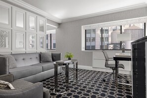 Premium bedding, in-room safe, desk, laptop workspace