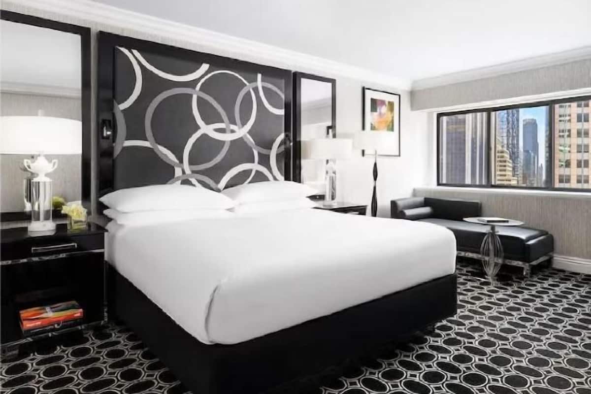 Premium bedding, in-room safe, desk, laptop workspace