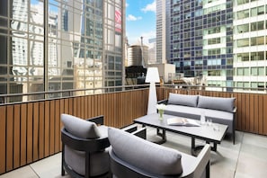 Executive Room, 1 King Bed, Balcony | Balcony view
