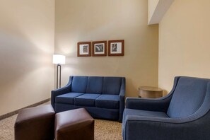 1 bedroom, premium bedding, desk, laptop workspace
