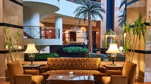 2 bars/lounges, sports bar, lobby lounge